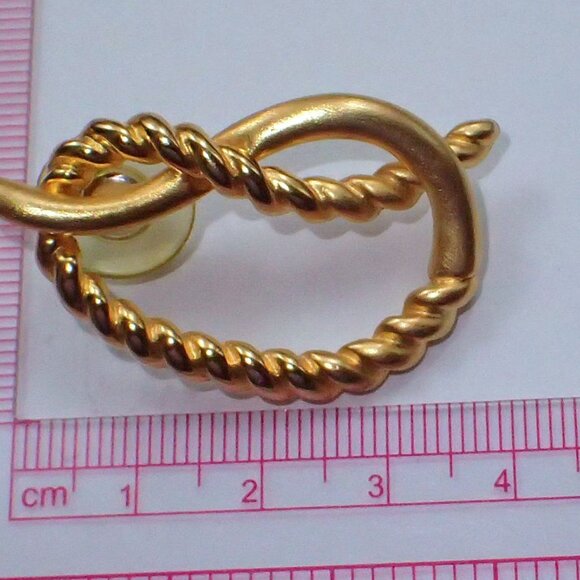 The Knot of Hercules Brooch & Earring Set - Picture 5 of 6